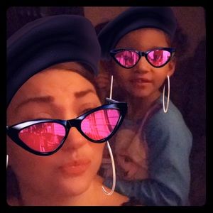 Meet your Posher, Angela